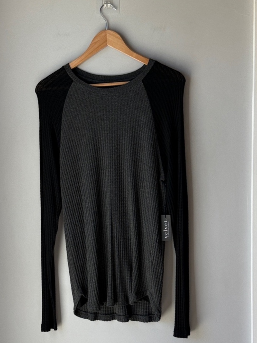 NWT Velvet by Graham & Spencer Waffle Knit Colorblock Raglan Top
